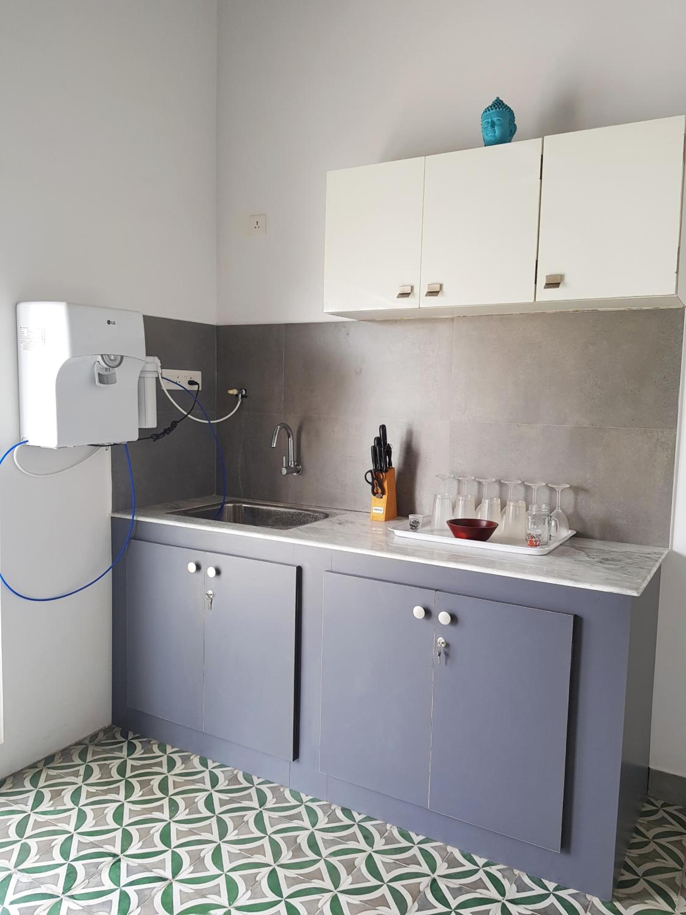 Micasa Hostels White Town thumbnail 3